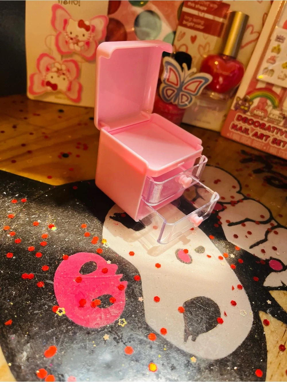 NWT Hello Kitty Lip Palette Nail Art Hair Clips & storage bundle